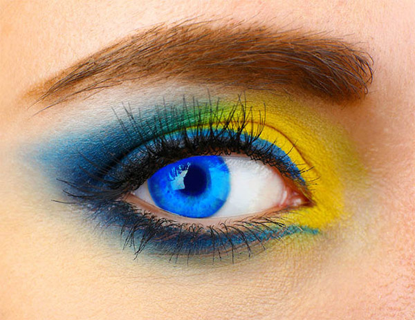 blau getönte Kontaktlinsen